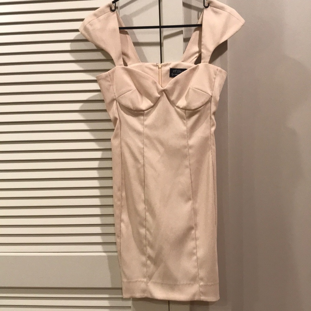 Cream party / cocktail dress